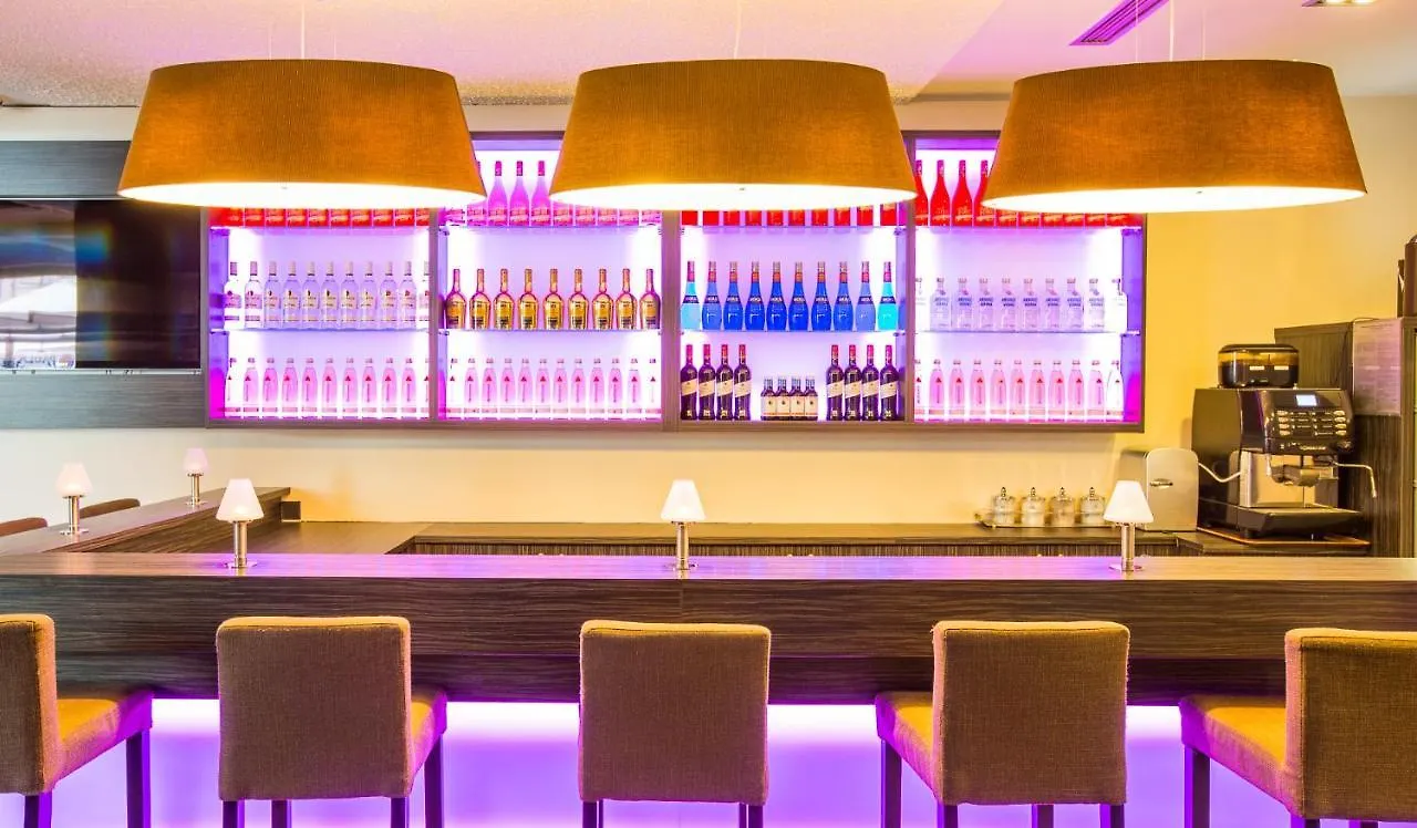 Munich Deluxe Hotel 4*,