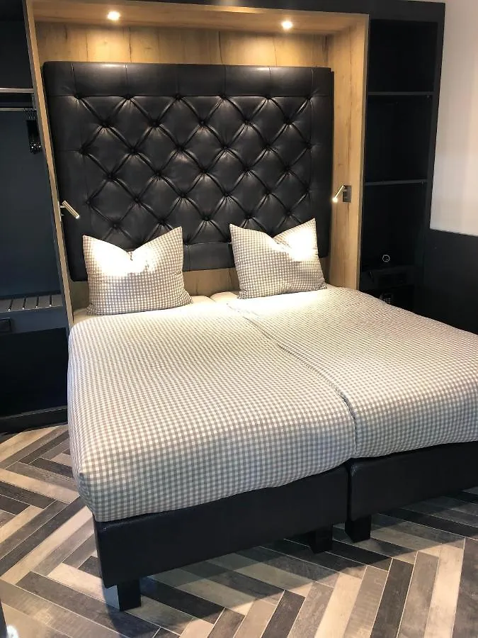 Munich Deluxe Hotel