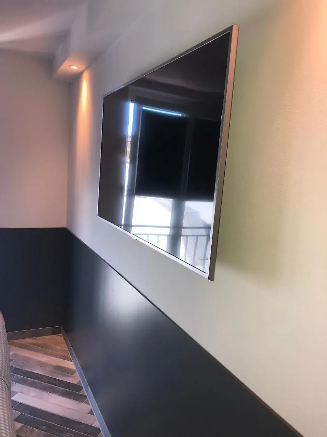 Munich Deluxe Hotel