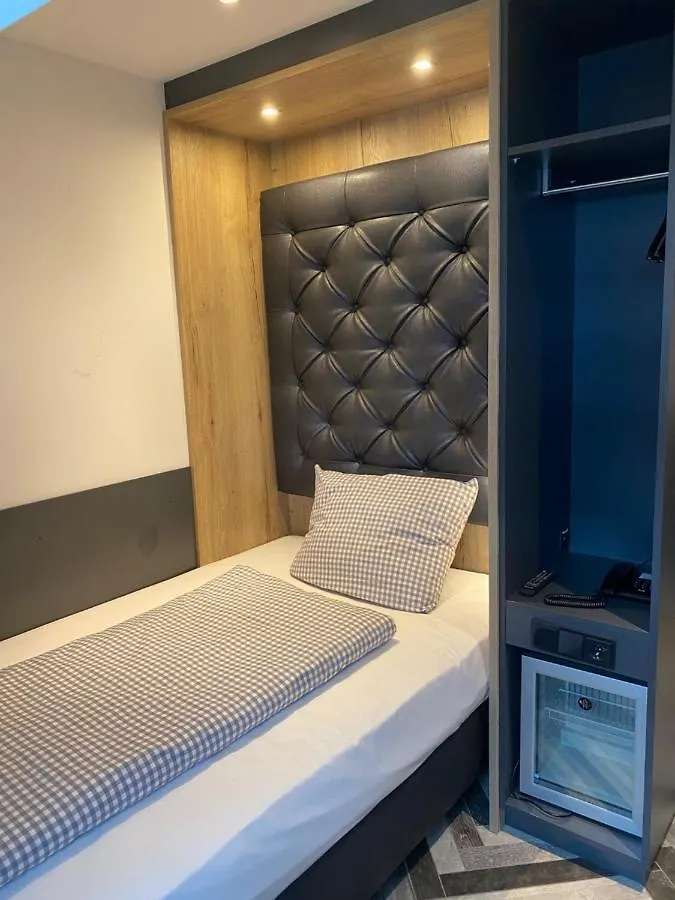 Munich Deluxe Hotel 4*,  Almanya